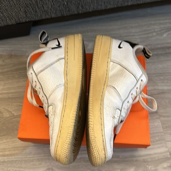 Nike Shoes  - Picture 5 of 11